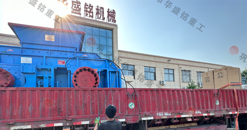 鐵礦石液壓對輥破碎機的維護成（chéng）本如何（hé）？工作原理是什麽？