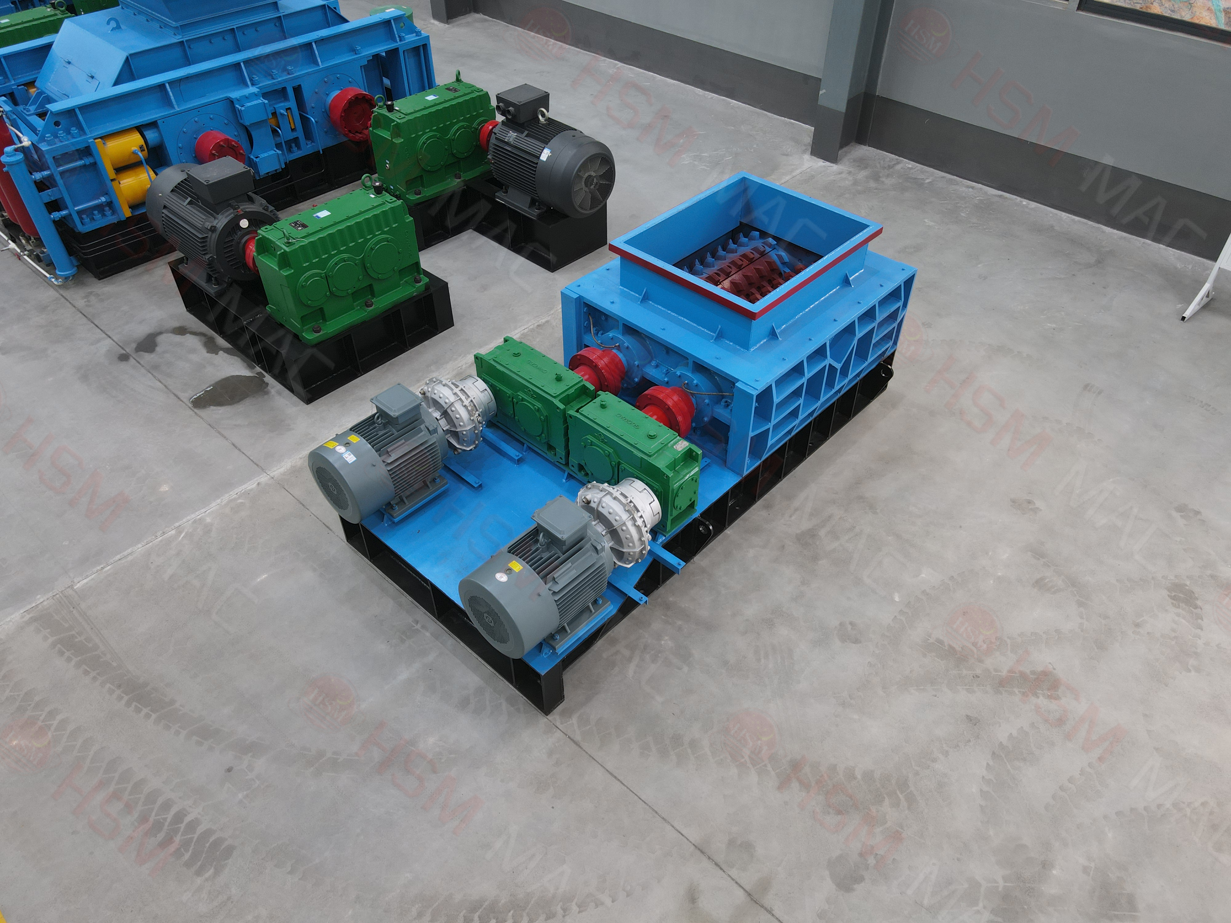 強（qiáng）力分級破碎（suì）機