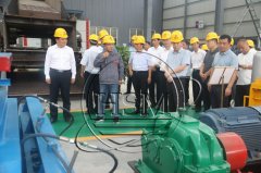 砂石廠（chǎng）液壓對輥破碎機廠家--熱烈歡迎袁書記來我廠參觀考察