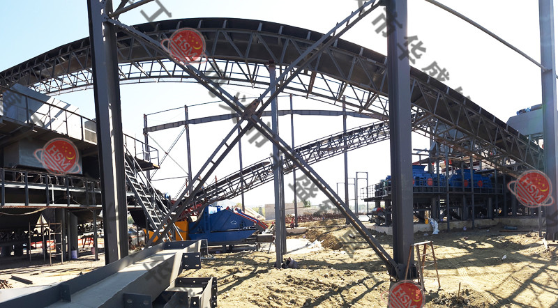 全自(zì)動液壓(yā)對輥製砂機(jī)