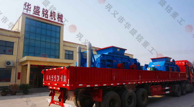 時產150噸對輥(gǔn)破碎機兩台發往河北現場