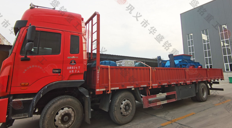 時產(chǎn)50噸800x800對輥製砂(shā)機發往四川廣漢