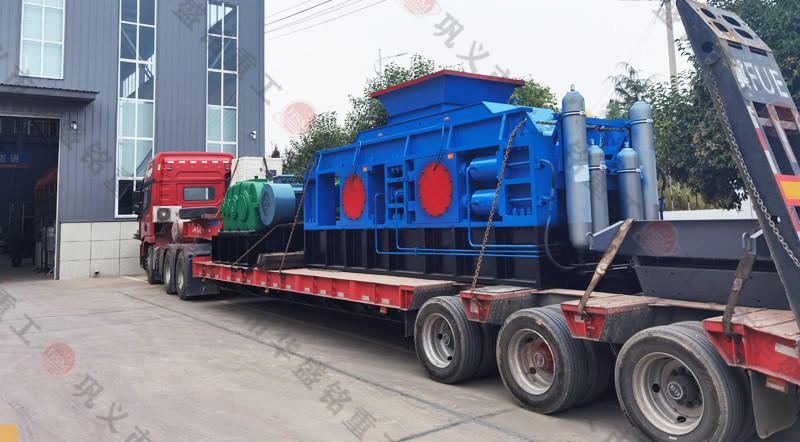 時產300噸對(duì)輥破碎機發往甘肅