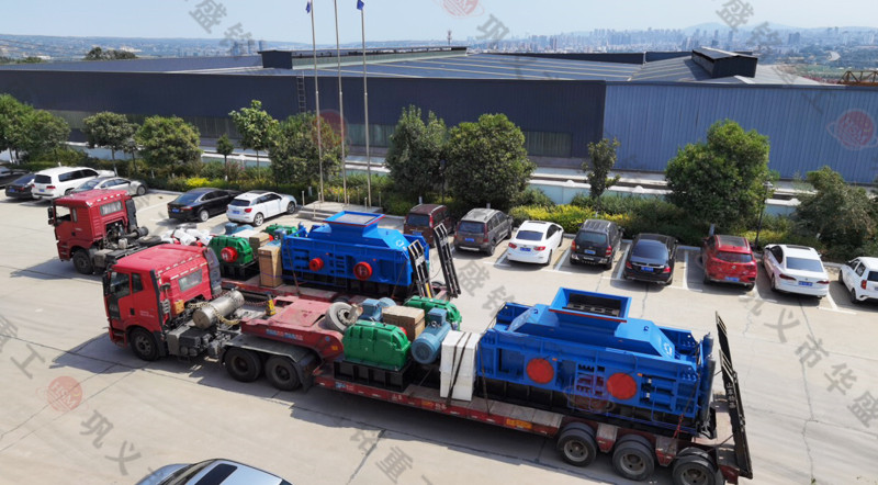 時產(chǎn)200噸大型(xíng)數控對輥破碎機