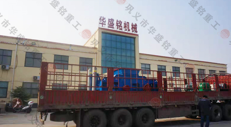 兩台2PGY1810對輥製砂機裝車發往福建泉州