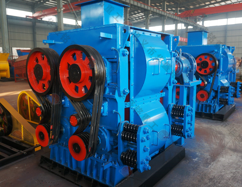 石英石（shí） 四輥破碎（suì）機 華盛銘重工