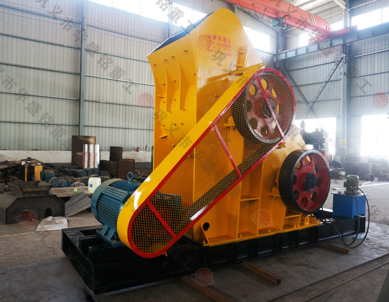 中塊爐渣粉（fěn）碎機視頻華（huá）盛銘重工（gōng） 