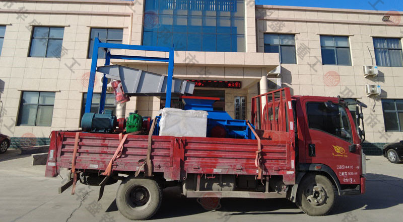 小（xiǎo）型對輥破碎機