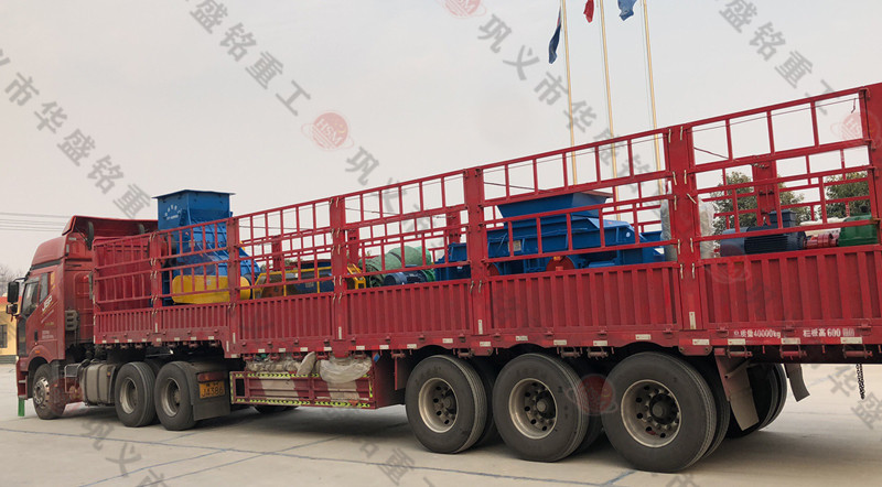 小（xiǎo）型對輥機和雙級（jí）破發往青島