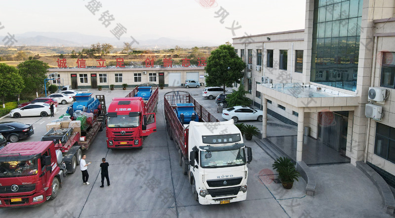 全液壓對輥製砂機發往河北