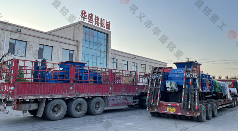 全液壓對（duì）輥製砂機發（fā）往（wǎng）河北