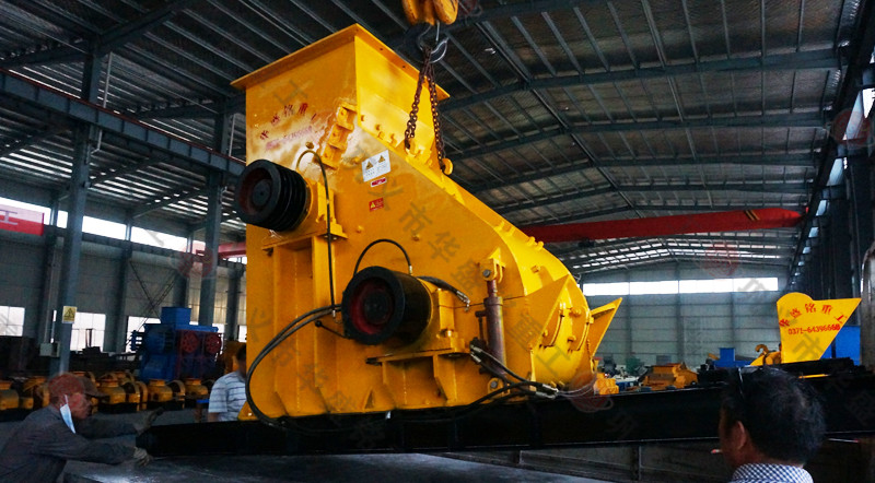 時產（chǎn）100噸大型雙級粉碎機發往湖北