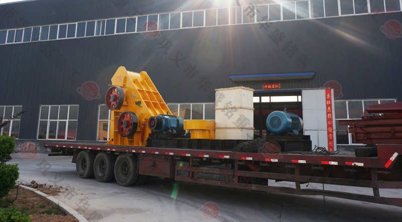 雙級濕料無（wú）篩底粉碎（suì）機發往湖南