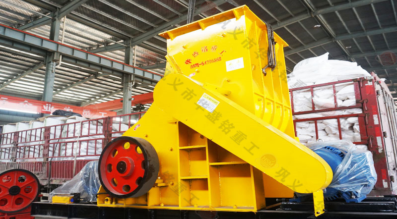 雙級錘式頁岩（yán）粉碎機發往（wǎng）河北