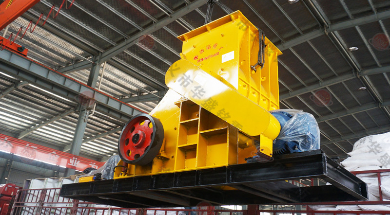 雙級錘式頁岩粉碎（suì）機發往河北