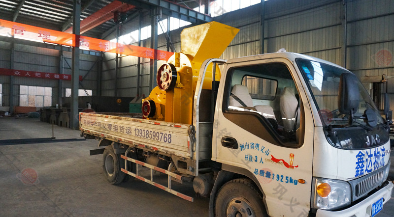 建築（zhù）垃圾渣粉（fěn）碎機發往雲南