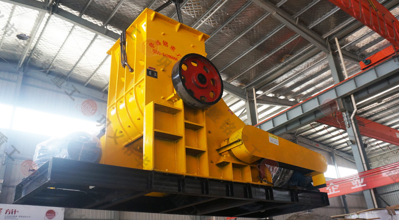 雙級錘式製砂機（jī）發往內蒙古